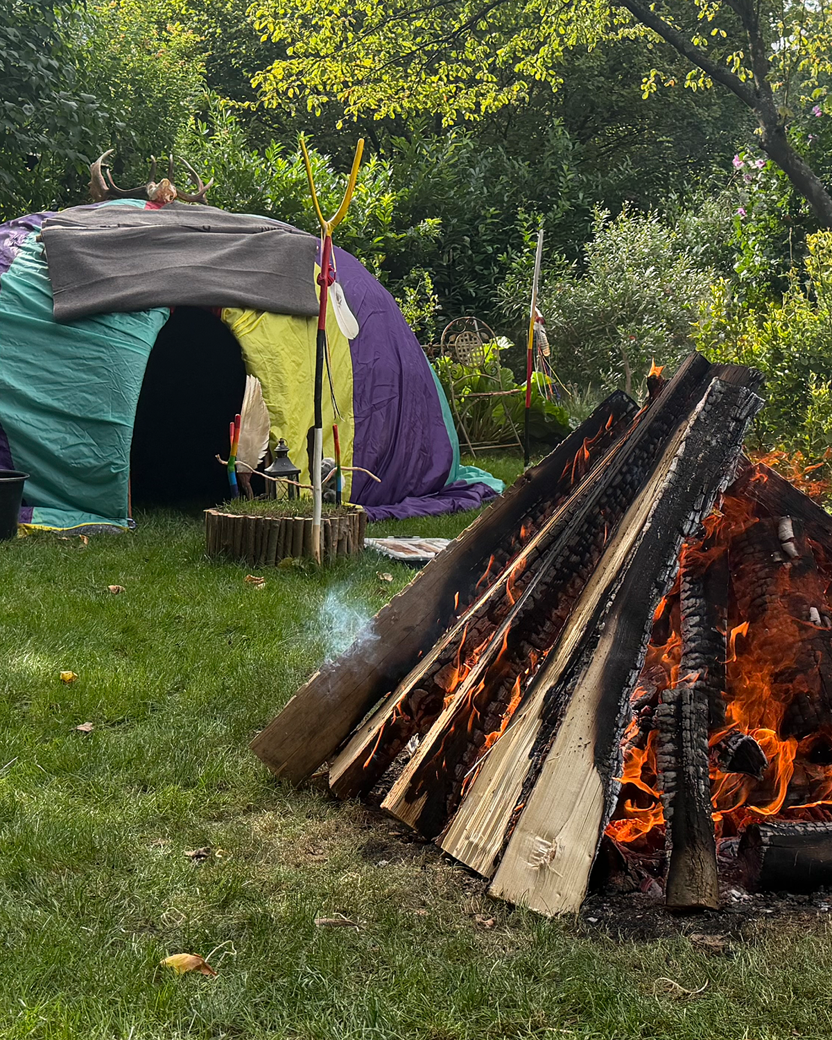 schwitzhütte mit feuer im odenwald 2